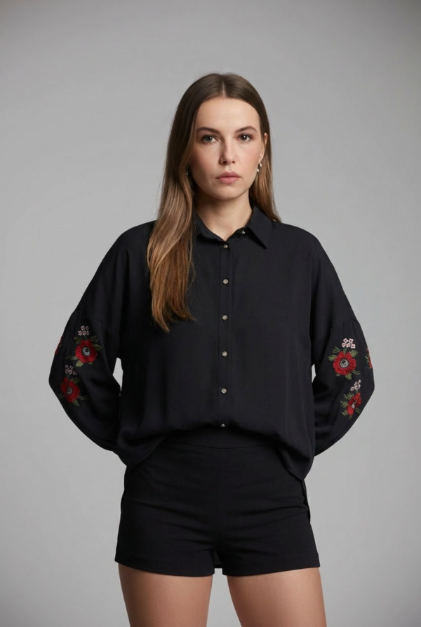 1781729527124-3di8eoi.png Lüks Viskon Kumaş Nakış Detaylı Siyah Kadın Gömlek | Butik Özel Koleksiyon