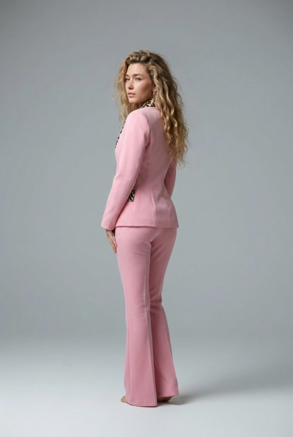 1781730530019-cg6uulh.png Pembe Kumaş Leopar Detay Takım | Blazer ve Flared Pantolon